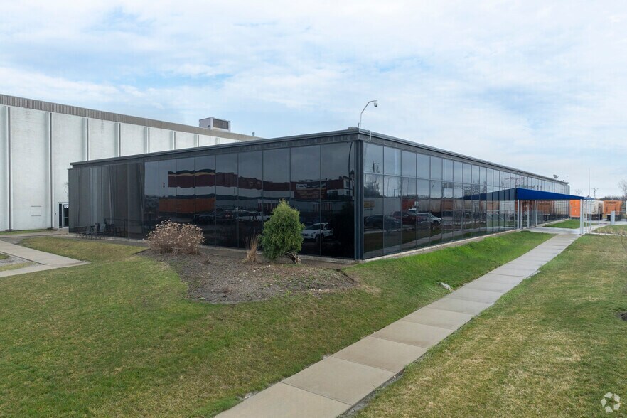 More Photos Of 5999 Butterfield Rd, Hillside Warehouse For Lease