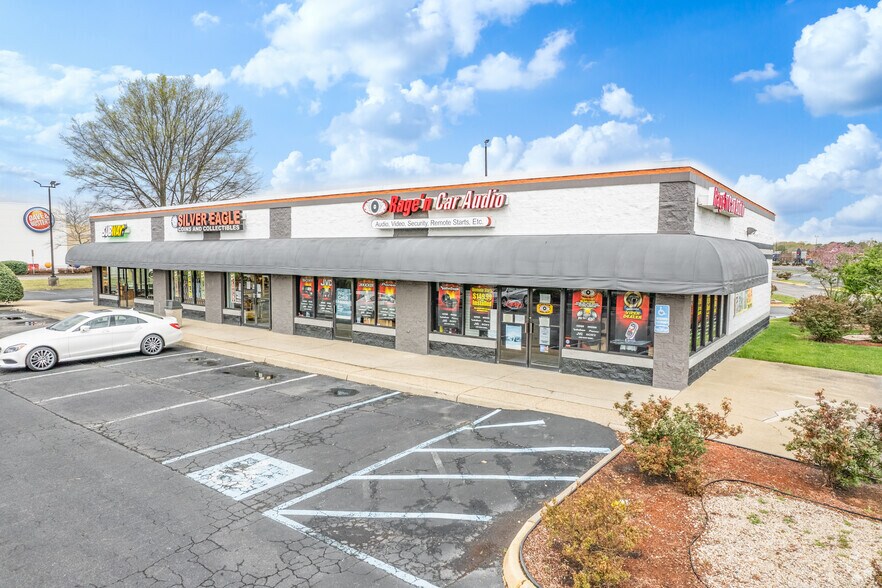 More Photos Of 2701-2736 N Mall Dr, Virginia Beach Unknown For Lease