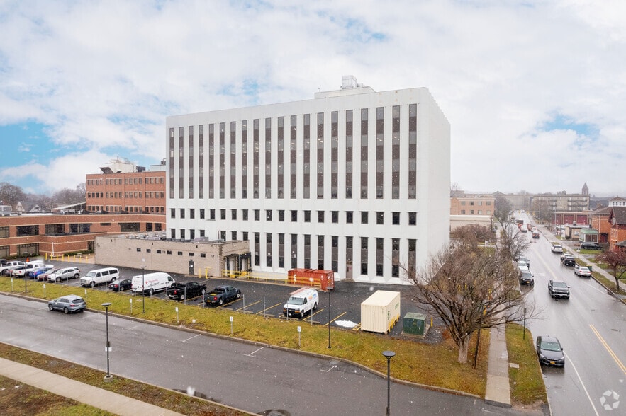 More Photos Of 220 Alexander St, Rochester Loft Creative Space For Lease