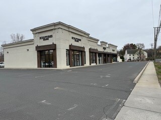 More Photos Of 474 N Main St, Southington Storefront For Lease