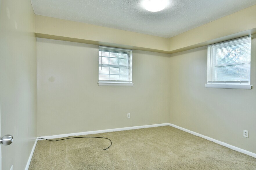 More Photos Of 203-205 Churchill Hubbard Rd, Youngstown Apartments For Sale