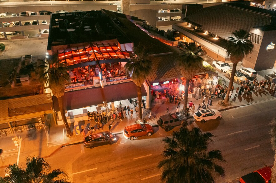 More Photos Of 262 S Palm Canyon Dr, Palm Springs Restaurant For Sale