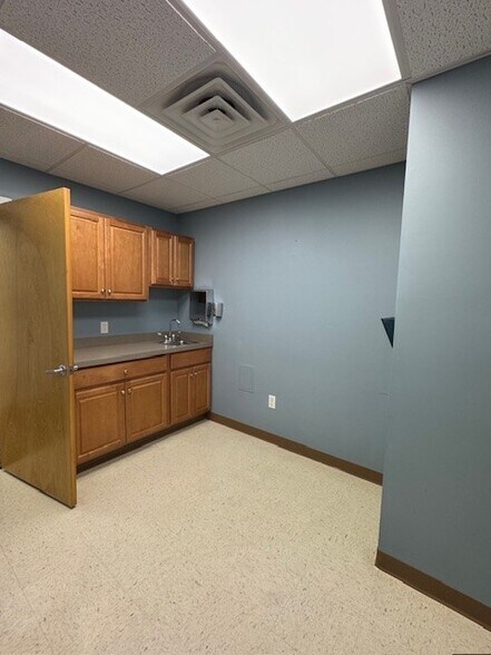 More Photos Of 28312 Lewes Georgetown Hwy, Milton Healthcare For Lease