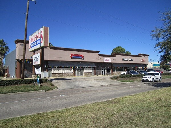 More Photos Of 12373 Scarsdale Blvd, Houston Unknown For Lease