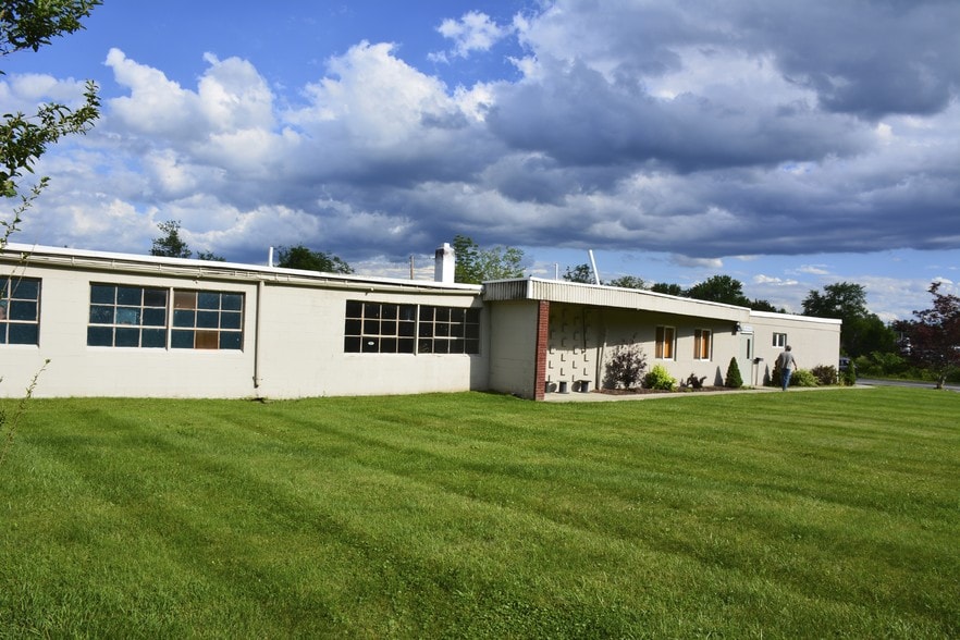 More Photos Of 63 Railroad Ave, Wallkill Warehouse For Lease