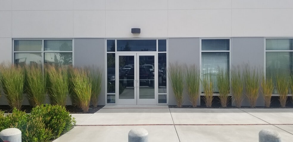 More Photos Of 9177 Ridgetop Blvd NW, Silverdale Medical For Lease