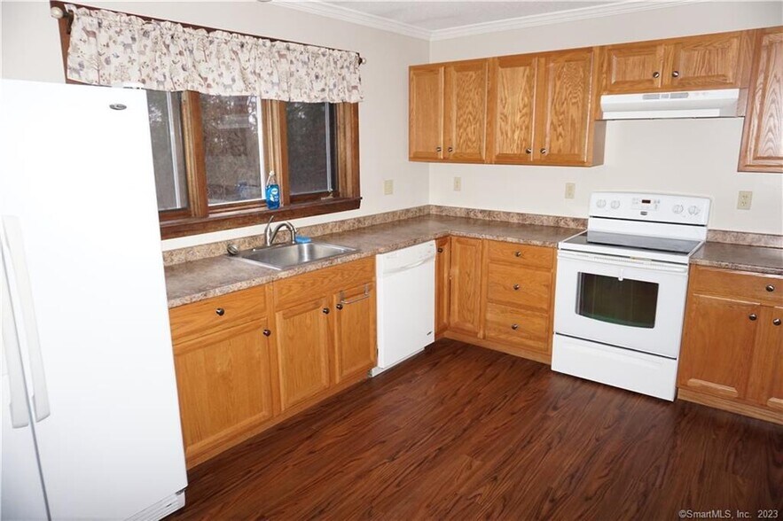 More Photos Of 284 Merrow Rd, Tolland Office For Lease