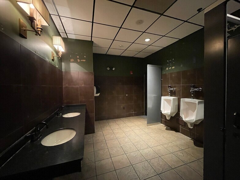 More Photos Of 1209-1279 Main St, Imperial General Retail For Lease