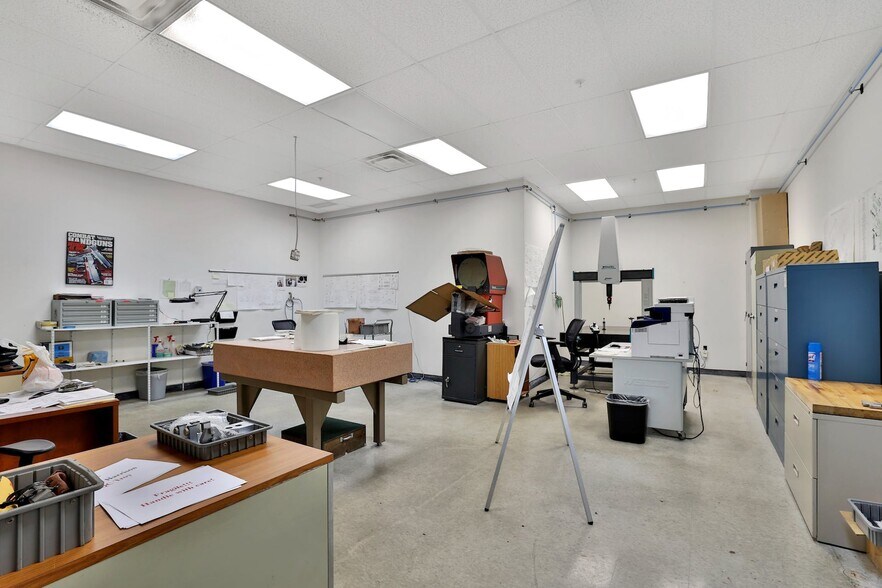 More Photos Of 16 Harrison Ave, Yonkers Warehouse For Lease