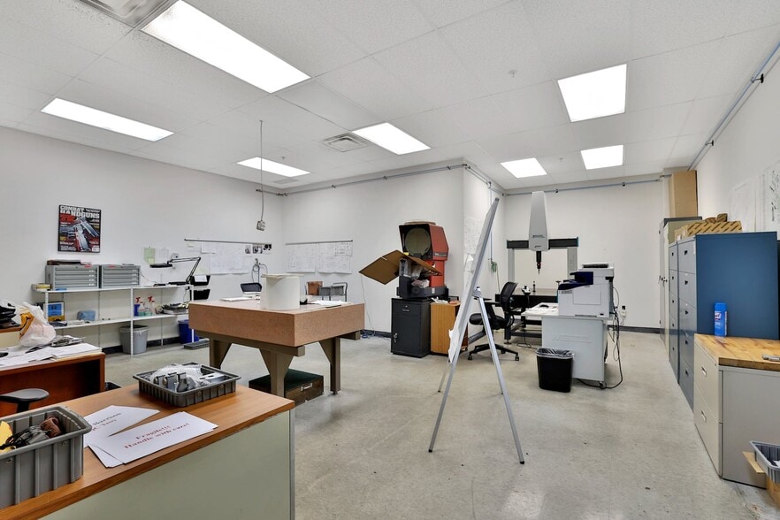 More Photos Of 16 Harrison Ave, Yonkers Warehouse For Lease