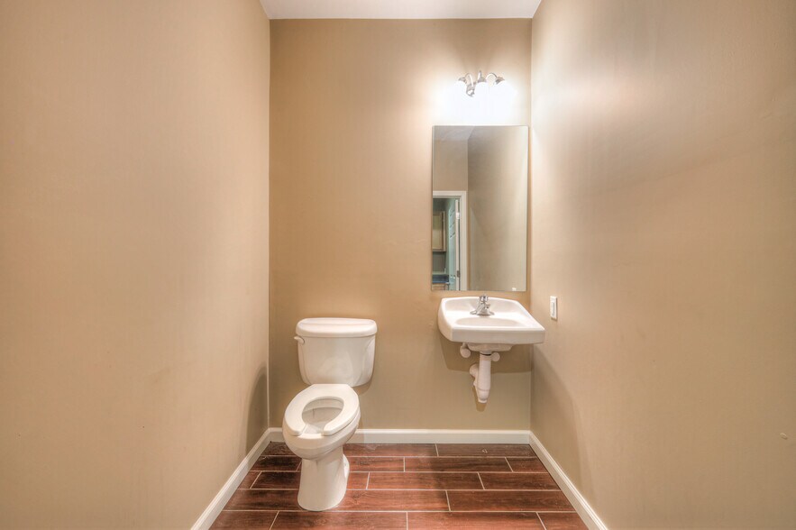 More Photos Of 106 Mission Ct, Franklin Office For Sale