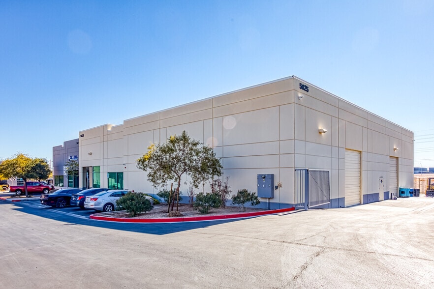 More Photos Of 5025 W Diablo Dr, Las Vegas Light Distribution For Lease