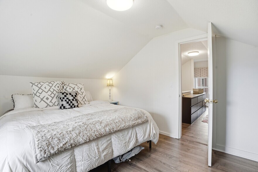 More Photos Of 1314 7th St, Oregon City Flex For Sale