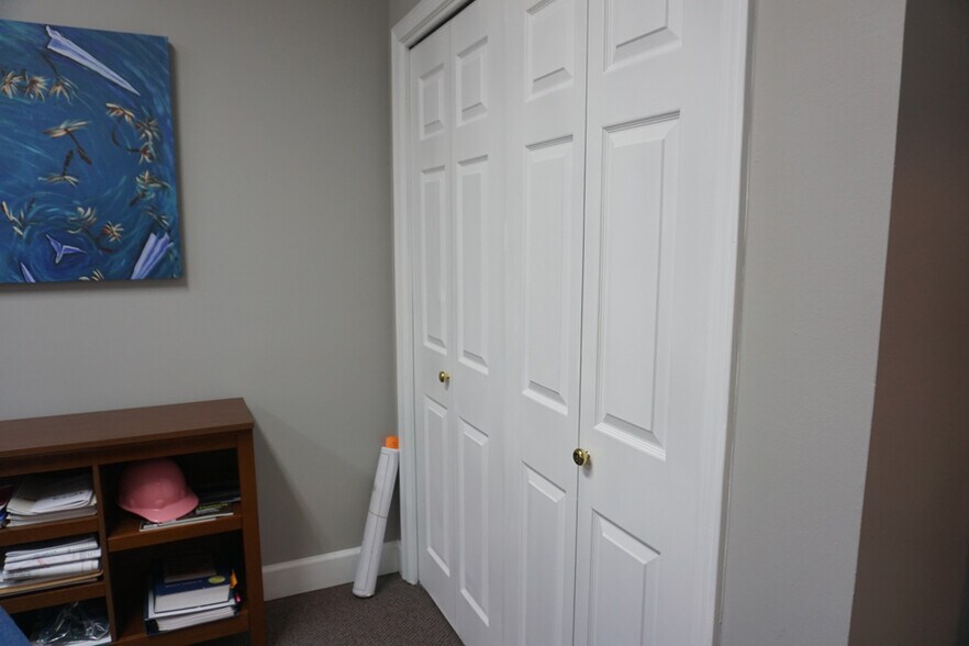 More Photos Of 3298 Summit, Pensacola Office For Lease