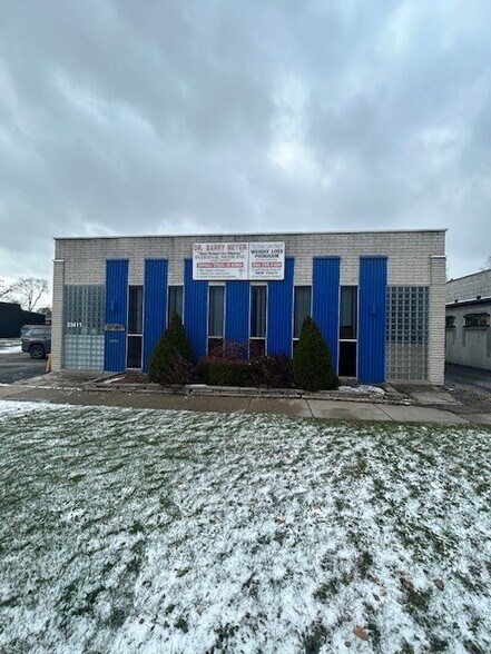 Primary Photo Of 23411 Ryan Rd, Warren Medical For Sale