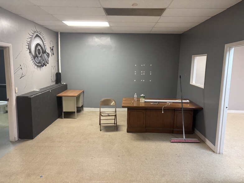 More Photos Of 114-116 E Auglaize St, Wapakoneta Unknown For Lease