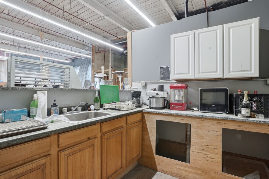 More Photos Of 120 Webster St, Pawtucket Manufacturing For Sale