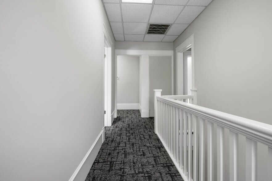 More Photos Of 504 W Broad St, Dunn Office For Sale