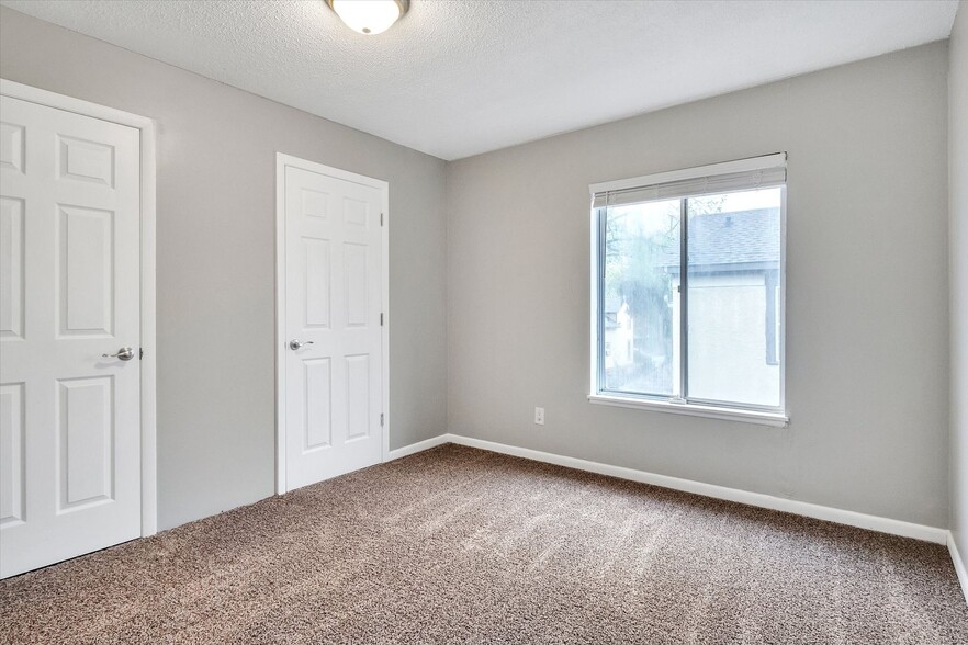 More Photos Of 814-816 W Walnut St, Kalamazoo Apartments For Sale