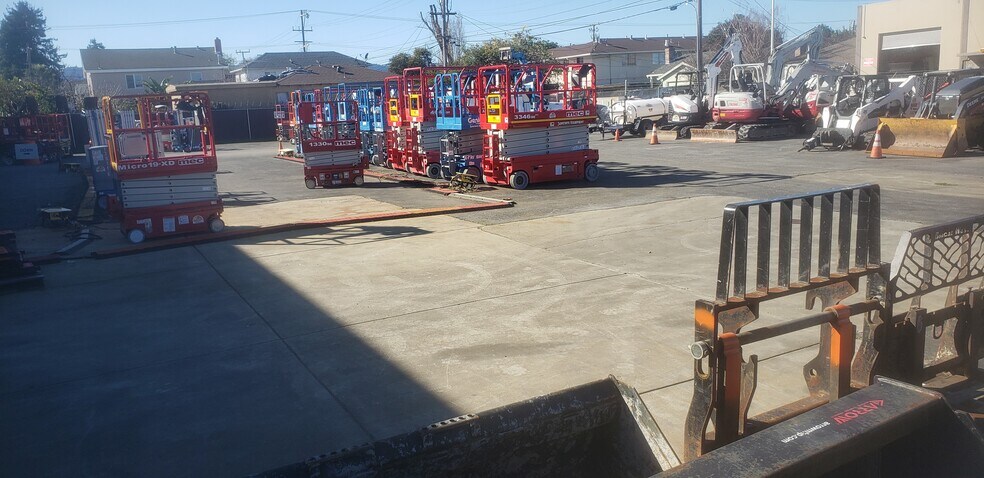 More Photos Of 35 N Amphlett Blvd, San Mateo Warehouse For Lease