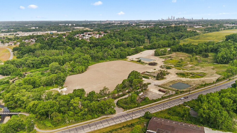 More Photos Of 5000 Warner Rd, Garfield Heights Land For Sale