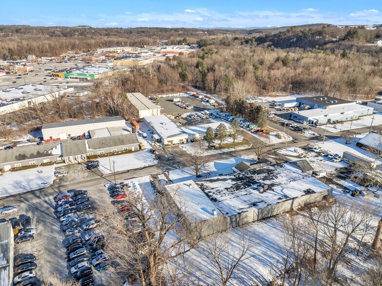 More Photos Of 67 Mainline Dr, Westfield Manufacturing For Lease