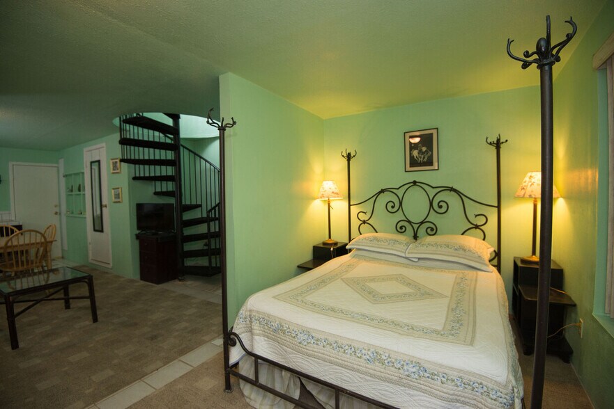 More Photos Of 20250 Highway 116, Monte Rio Hotel For Sale