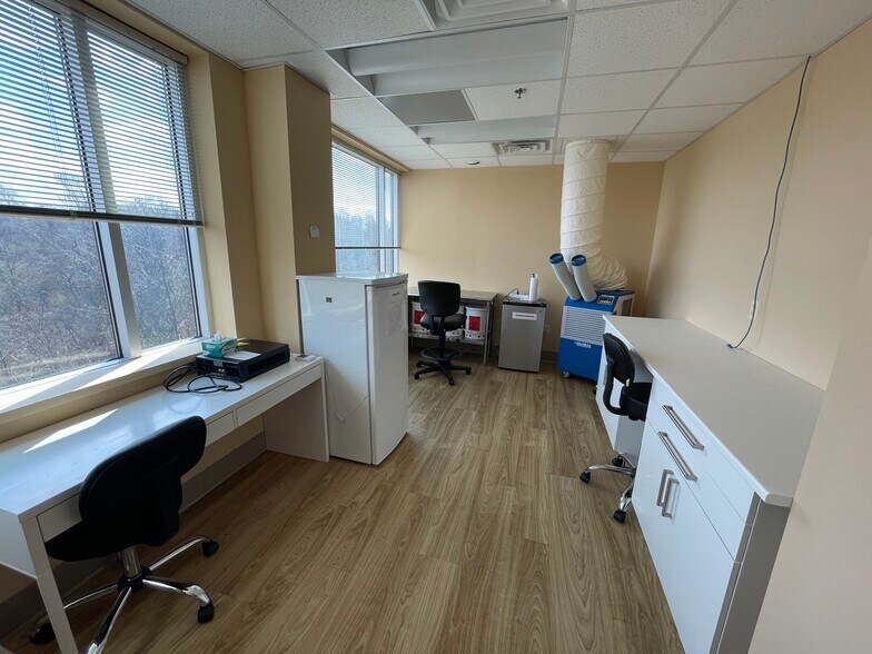 More Photos Of 913 Ridgebrook Rd, Sparks Medical For Sale
