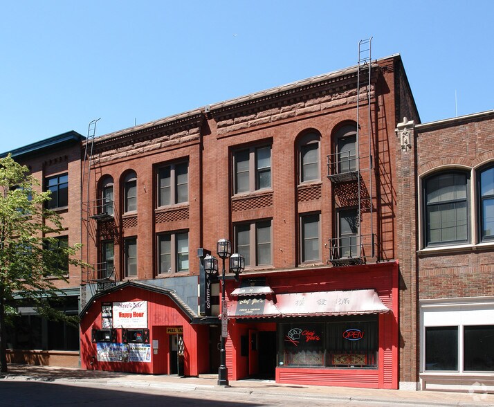 More Photos Of 323 W 1st St, Duluth Storefront Retail Residential For Lease
