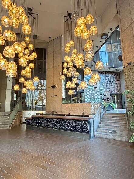 More Photos Of 800 W 6th St, Los Angeles Office For Lease