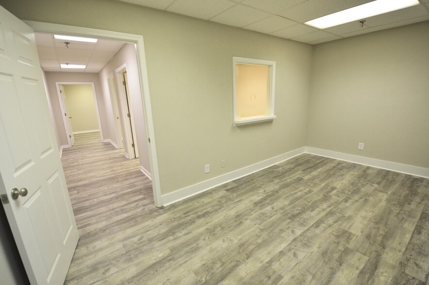 More Photos Of 130 Elk St, Lexington Manufacturing For Lease