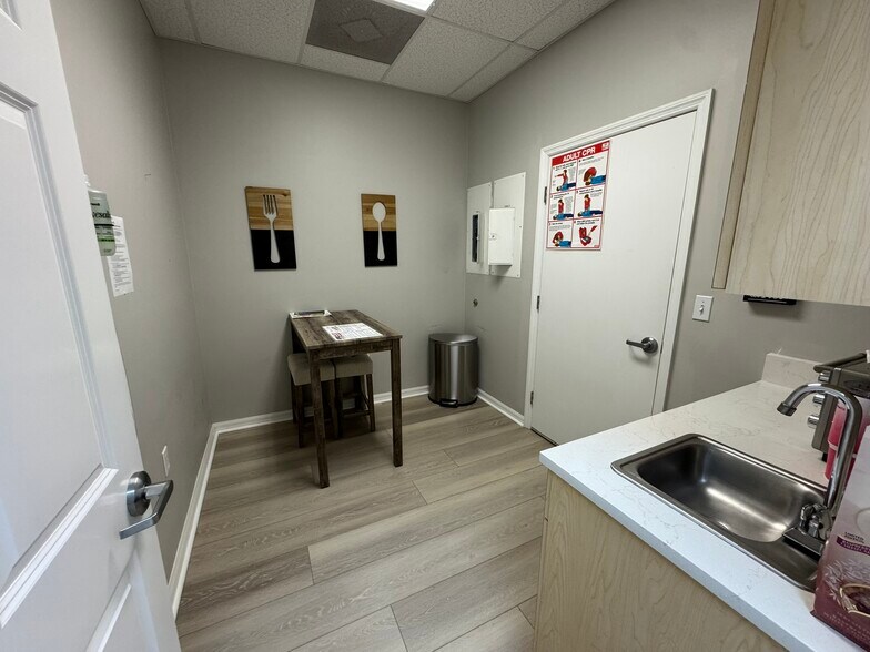 More Photos Of 3447 Pine Ridge Rd, Naples Medical For Sale