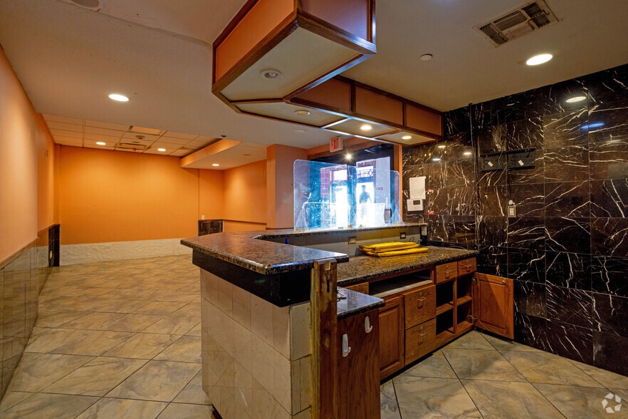 More Photos Of 9710 N Lamar Blvd, Austin Restaurant For Sale