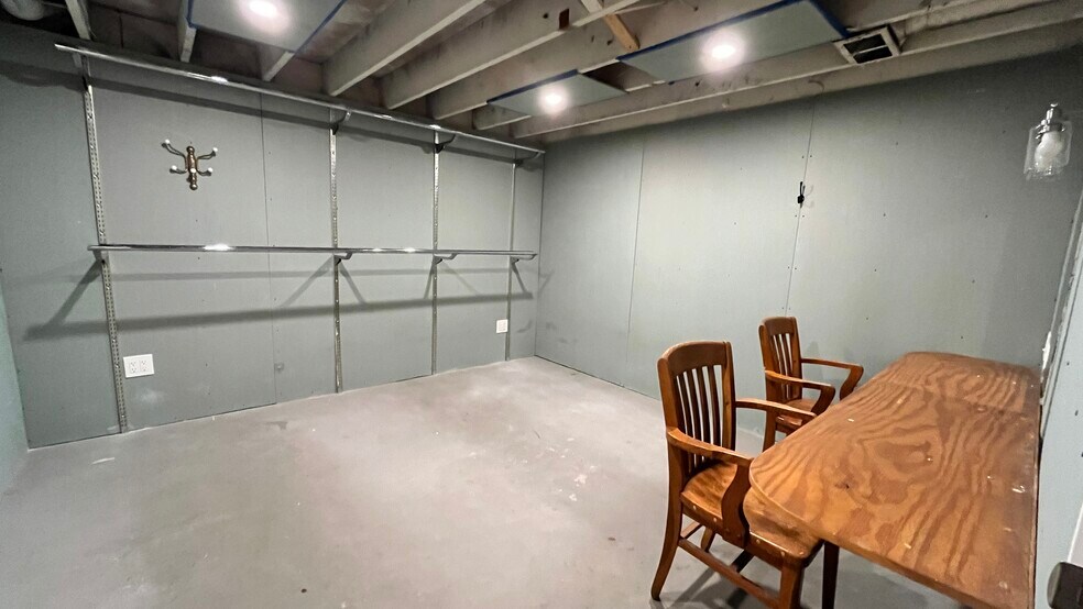 More Photos Of 27051 Southfield Rd, Lathrup Village Freestanding For Sale