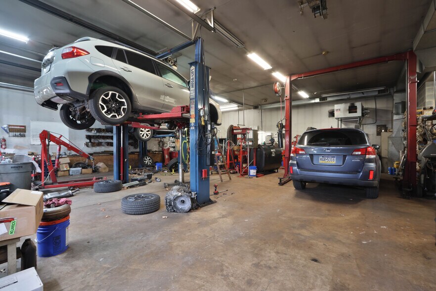 More Photos Of 1010 PA-390, Cresco Auto Repair For Sale