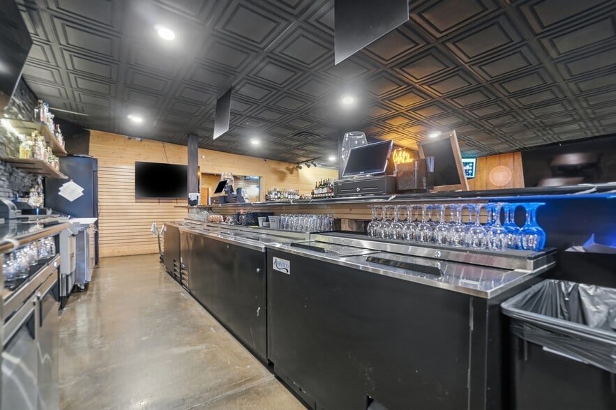 More Photos Of 2330 Bright Rd, Findlay Sports And Entertainment For Sale