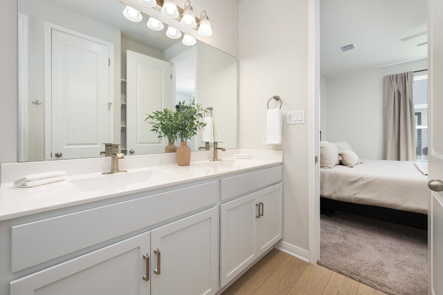 More Photos Of 2127 Hofstaat, New Braunfels Hospitality For Sale