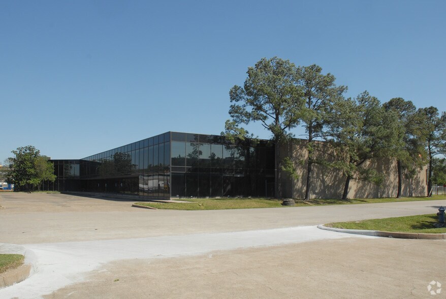 More Photos Of 18120 Ammi Trl, Houston Light Manufacturing For Lease