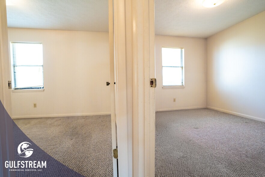 More Photos Of 5704 Old Highway 54, Philpot Apartments For Sale