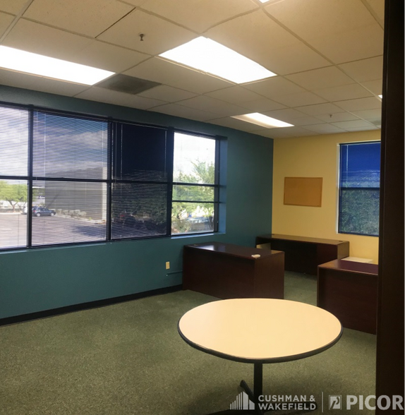 More Photos Of 3755 N Business Center Dr, Tucson Manufacturing For Lease