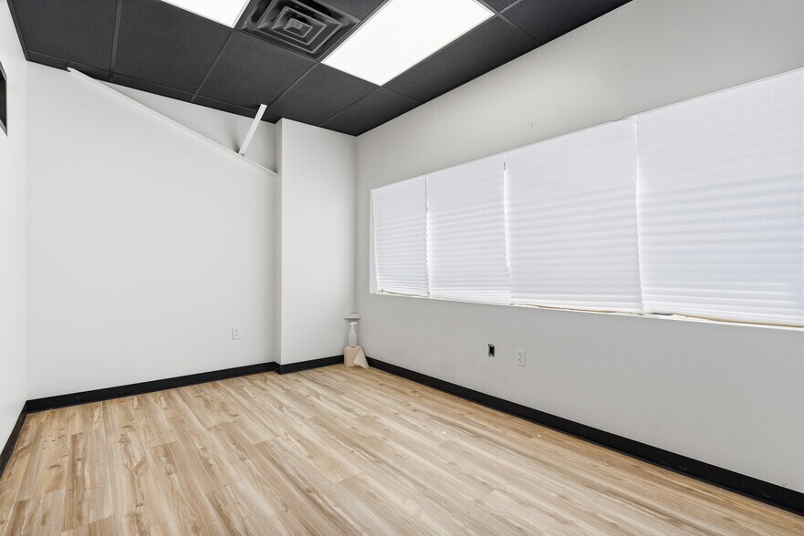 More Photos Of 22900 W Skelly Rd, Haskell Light Manufacturing For Sale