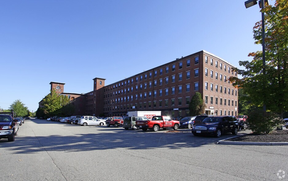 More Photos Of 22 Canal St, Somersworth Warehouse For Lease