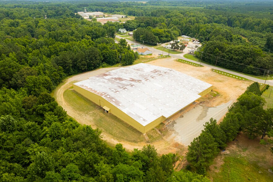 More Photos Of 619 N Main St, Warrenton Warehouse For Lease