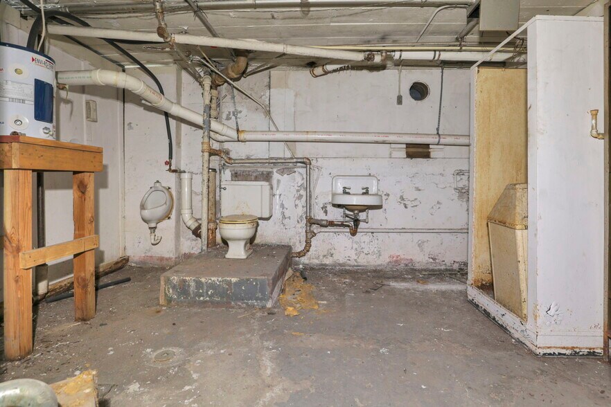 More Photos Of 435 N Elizabeth St, Lima Warehouse For Sale