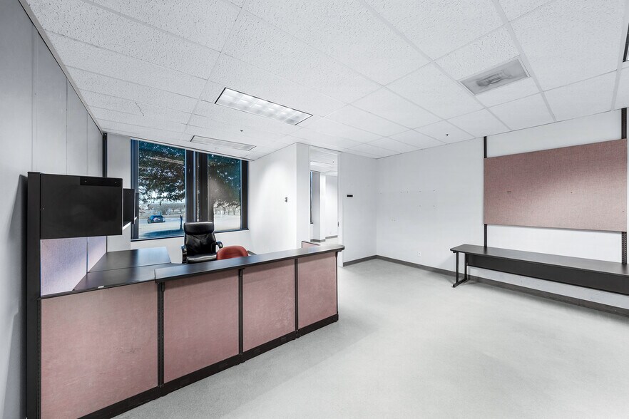 More Photos Of 601 S Sanden Blvd, Wylie Medical For Lease