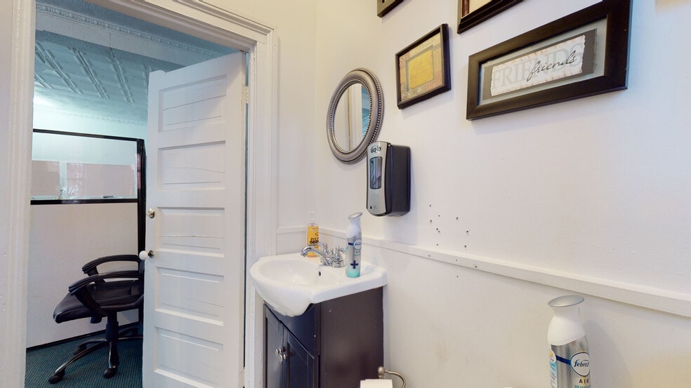 More Photos Of 934 State St, New Haven Apartments For Lease