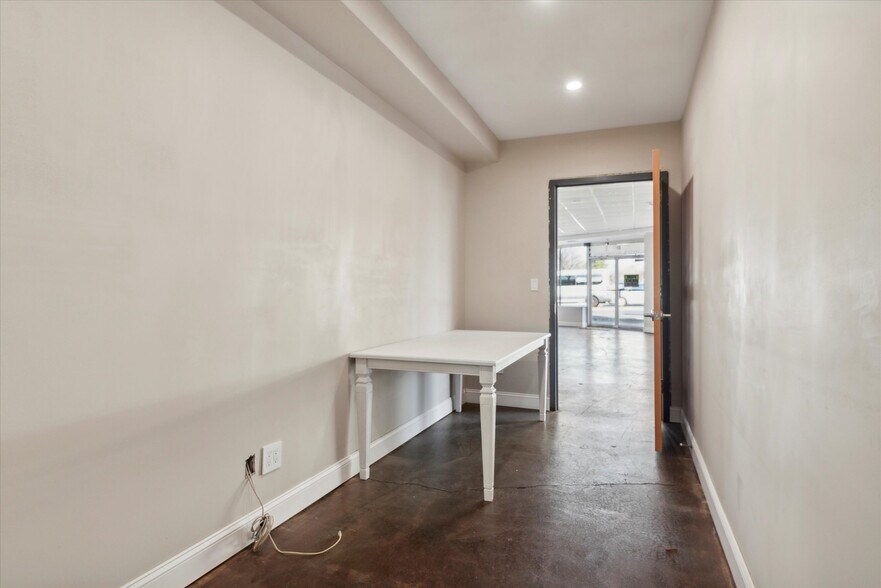 More Photos Of 5000-02 City Ave, Philadelphia Freestanding For Sale