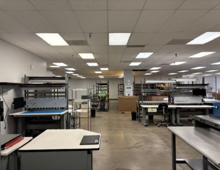 More Photos Of 6670 W Snowville Rd, Brecksville Light Manufacturing For Lease