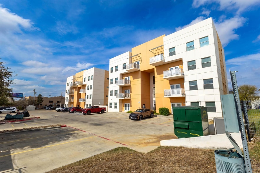 Primary Photo Of 502 Shiloh Dr, Laredo Apartments For Sale