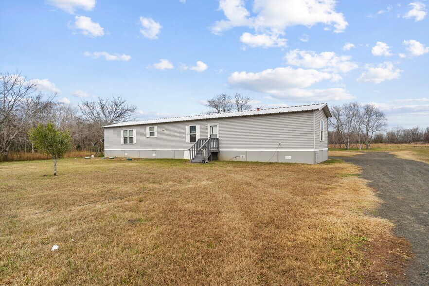 More Photos Of 19645 Nordt Rd, Damon Manufactured Housing Mobile Home Park For Sale